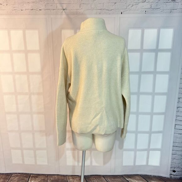 Abercrombie & Fitch Ivory Funnel Neck Ribbed Knit Pullover Sweater Size Medium - Picture 5 of 9